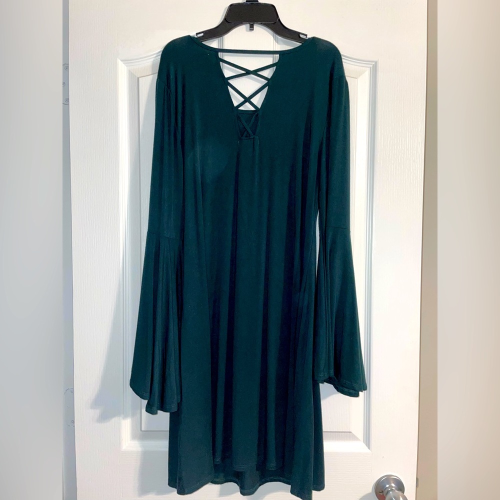 Long sleeve wide sleeve dark green dress